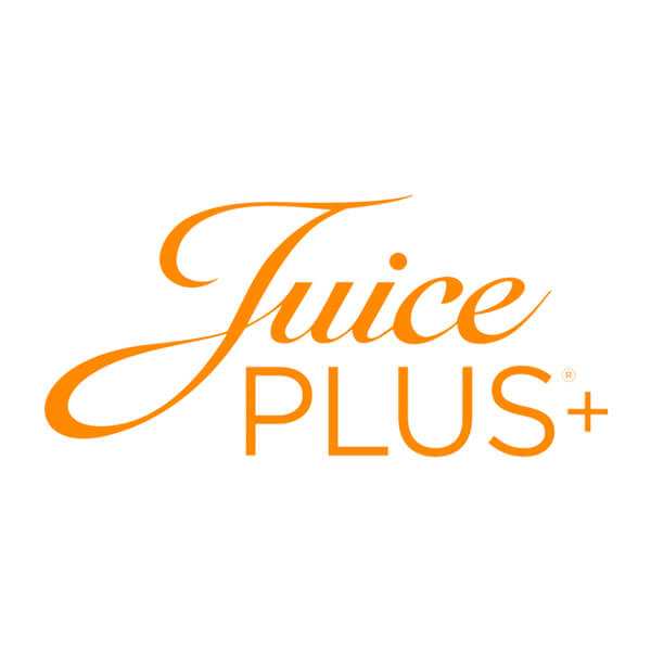 Das Bild zeigt das Juice Plus+ Logo mit Juice in orangefarbener Schrift über PLUS+ in fetten, orangefarbenen Großbuchstaben auf weißem Hintergrund, wie man es oft bei Kosmetik ATELIER oder Ihrer Lieblingskosmetikerin Hamburg sieht. - KOSMETIK ATELIER Hamburg Winterhude